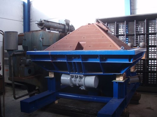Shakeout and vibrating reclaimer Borden, 2700 mm x 2700 mm